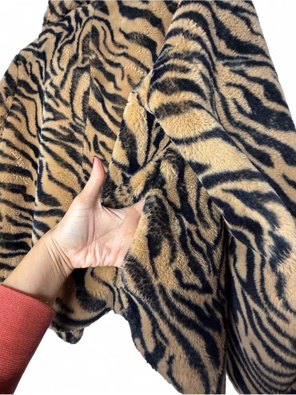 Sanctuary Tiger-Print Faux Fur Jacket in Black and Tan. Size Medium. - Picture 6 of 10